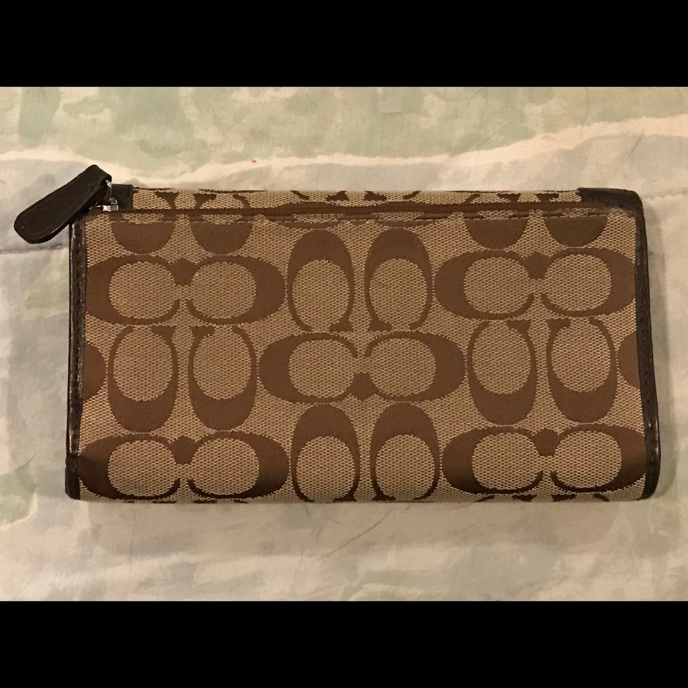 Coach Wallet - Picture 4 of 4
